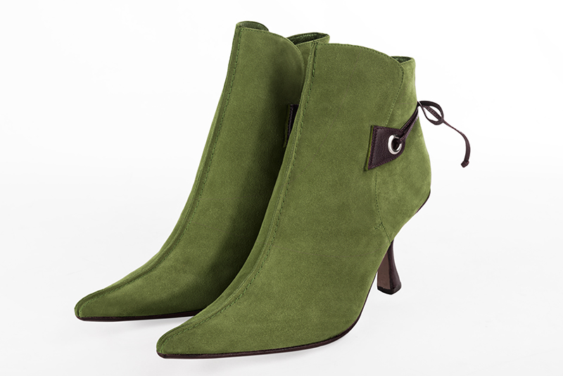 Women's pistachio green and dark brown elegant ankle boots, with laces at the back. Pointed toe. High spool heels - Front view